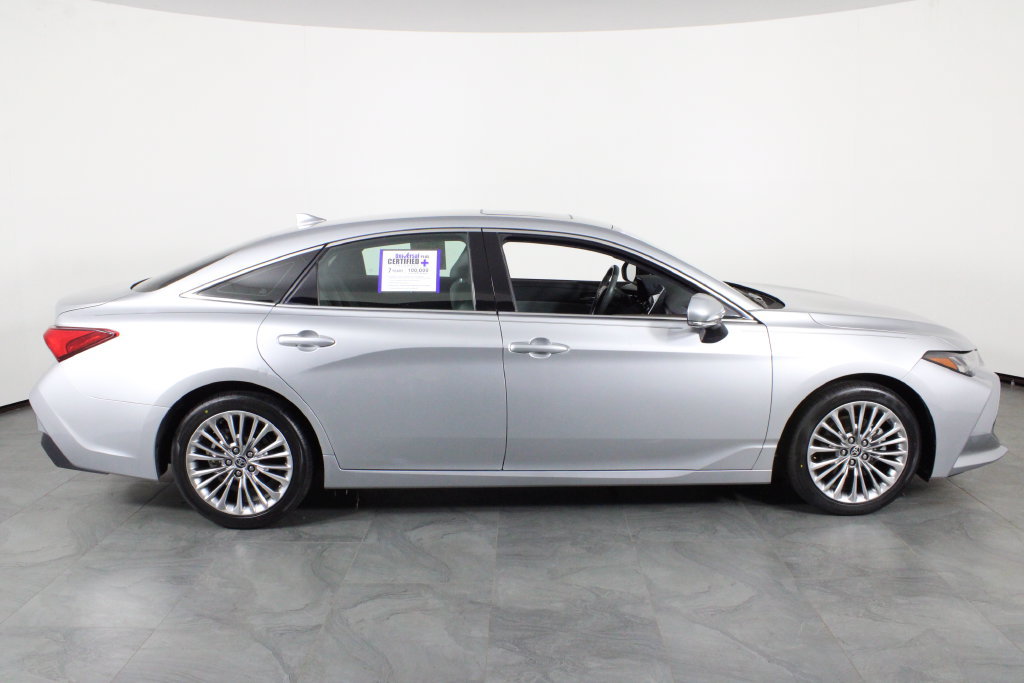 Used 2022 Toyota Avalon Limited w/ Advanced Safety Package FWD image 12