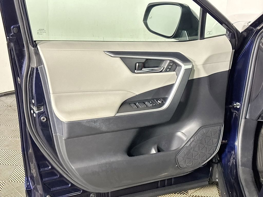 Used 2024 Toyota RAV4 XLE Premium image 10