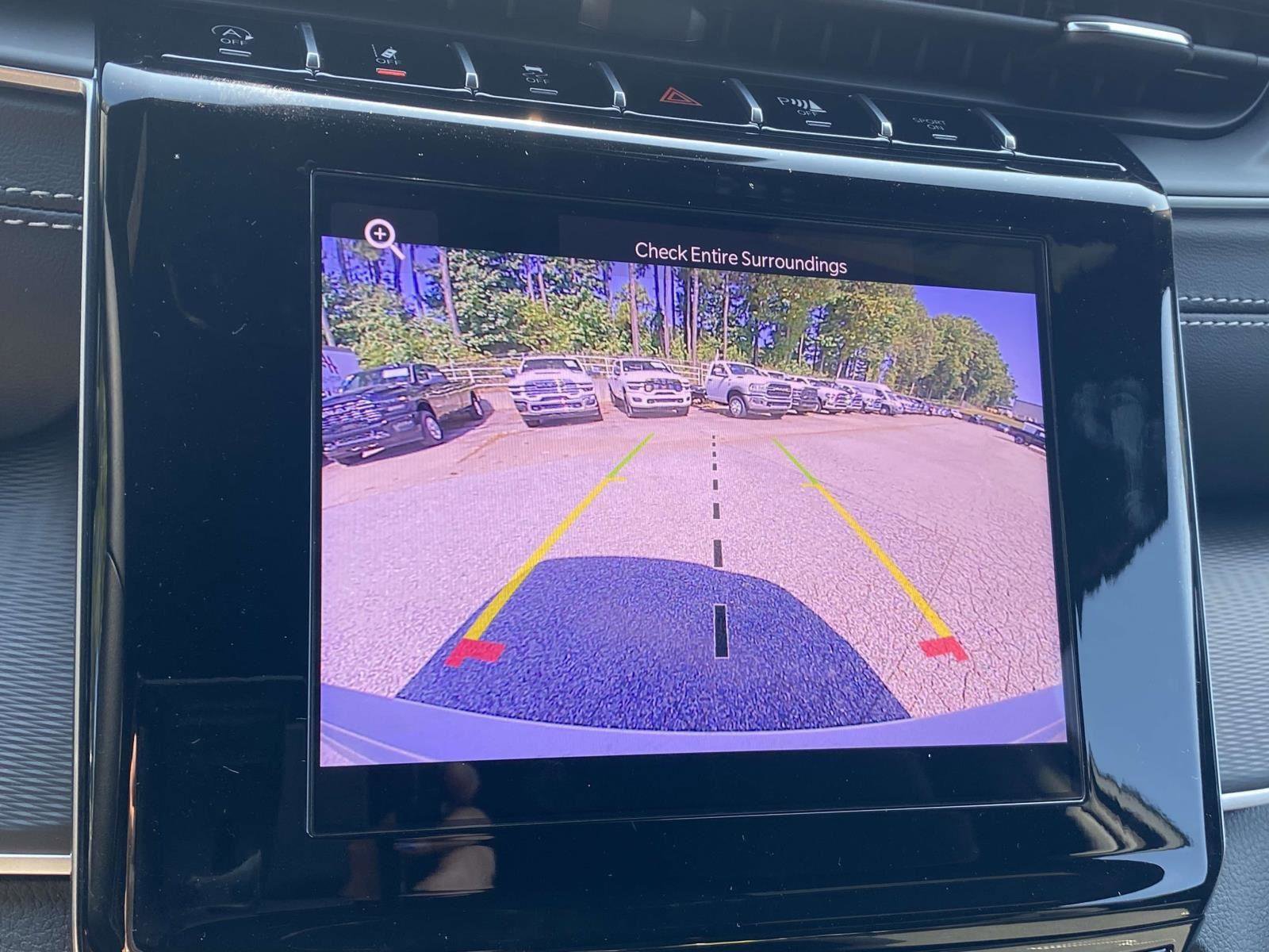 New 2025 Jeep Grand Cherokee Laredo X w/ Luxury Tech Group I image 4