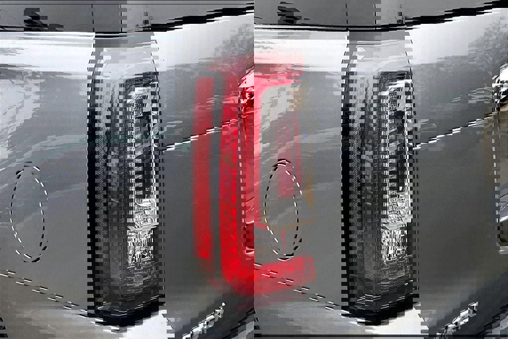 Used 2018 GMC Yukon Denali w/ Open Road Package image 29