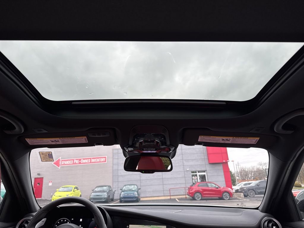 New 2025 Alfa Romeo Giulia AWD image 15