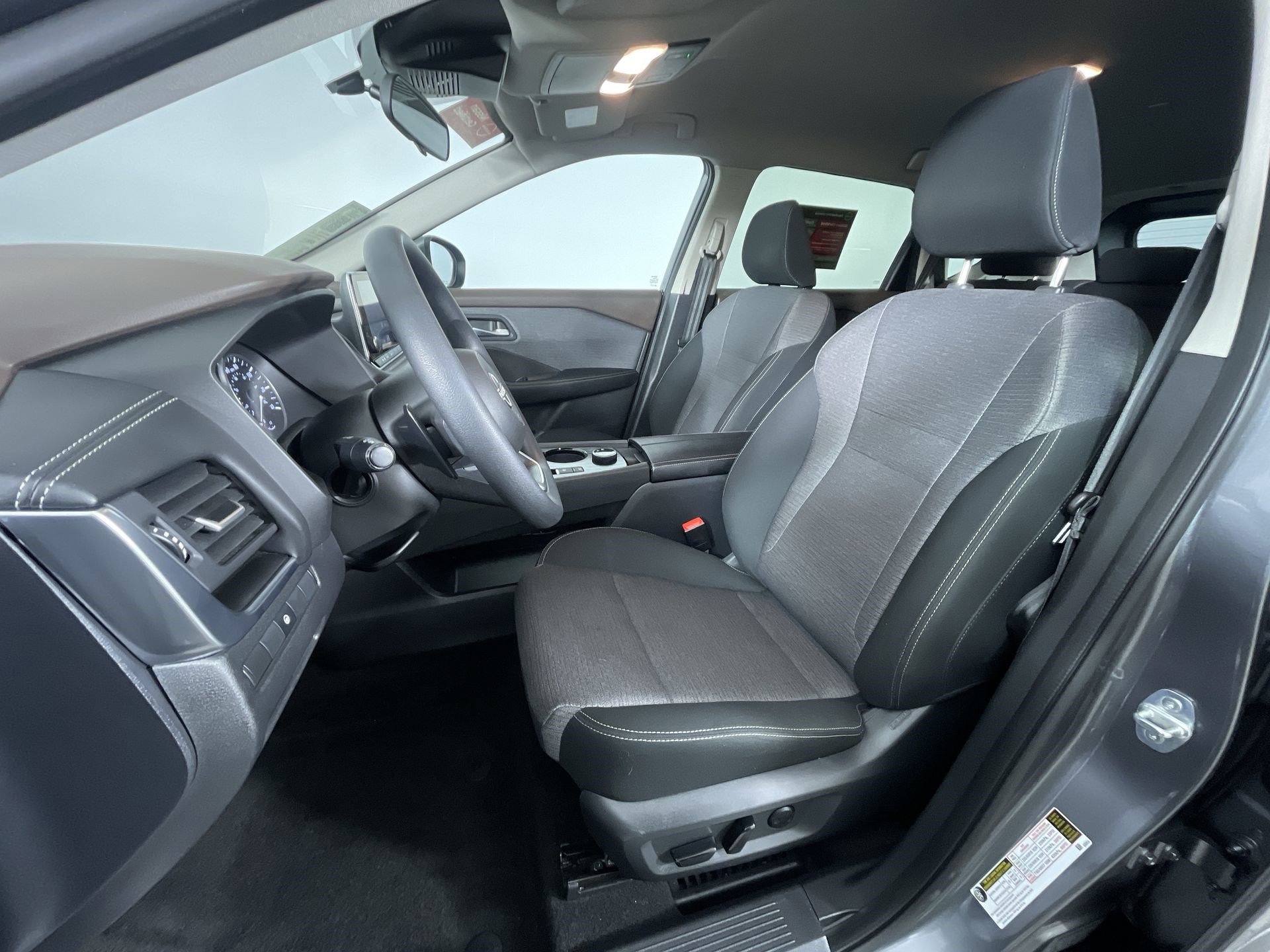 Certified 2023 Nissan Rogue SV image 15