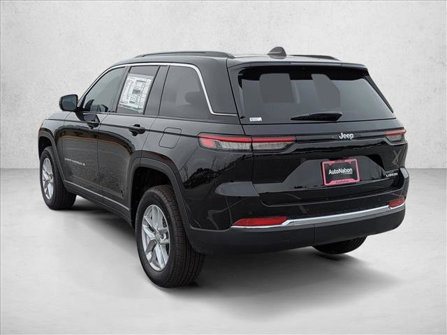 Used 2025 Jeep Grand Cherokee Laredo image 7