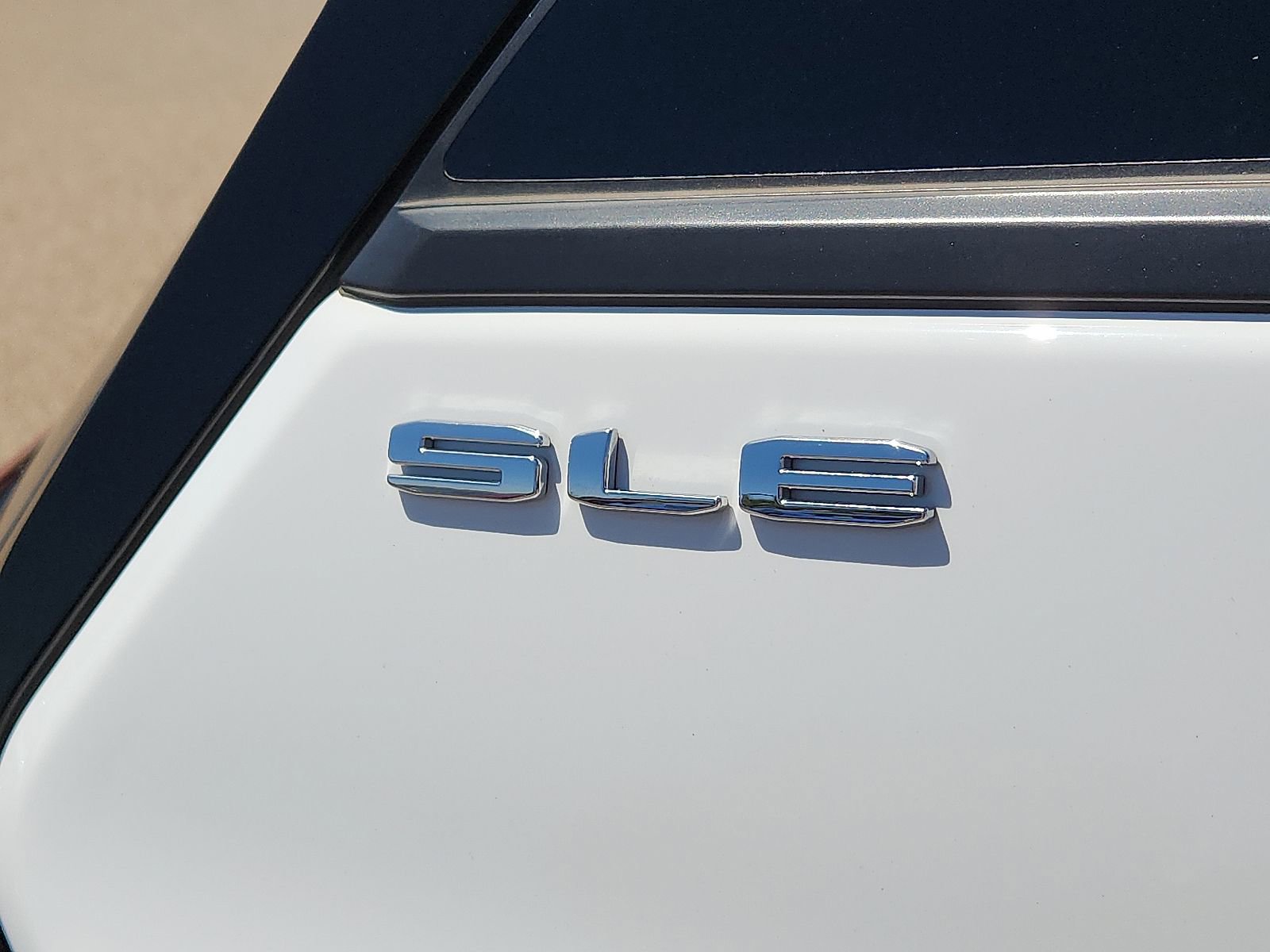 Used 2023 GMC Terrain SLE AWD/4WD image 8