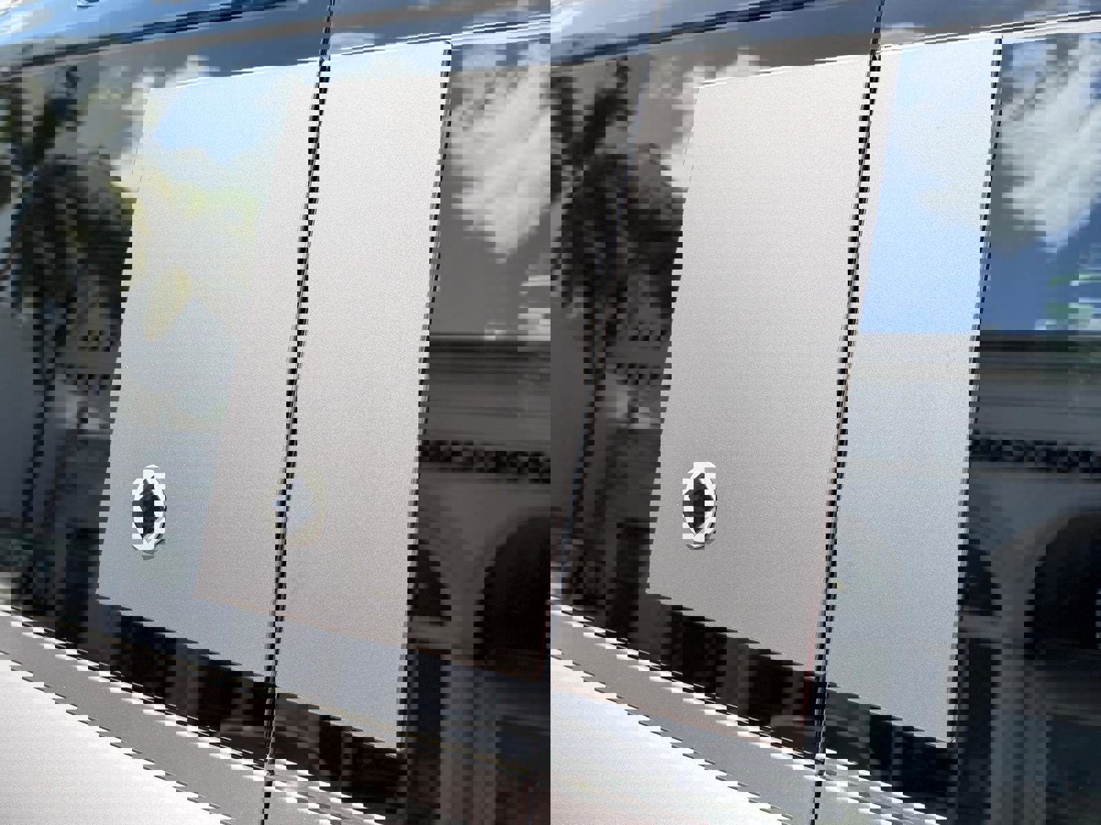 Used 2025 Land Rover Defender 110 AWD/4WD image 55