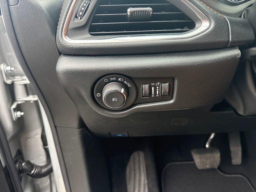 New 2026 Chrysler Pacifica Pinnacle image 13