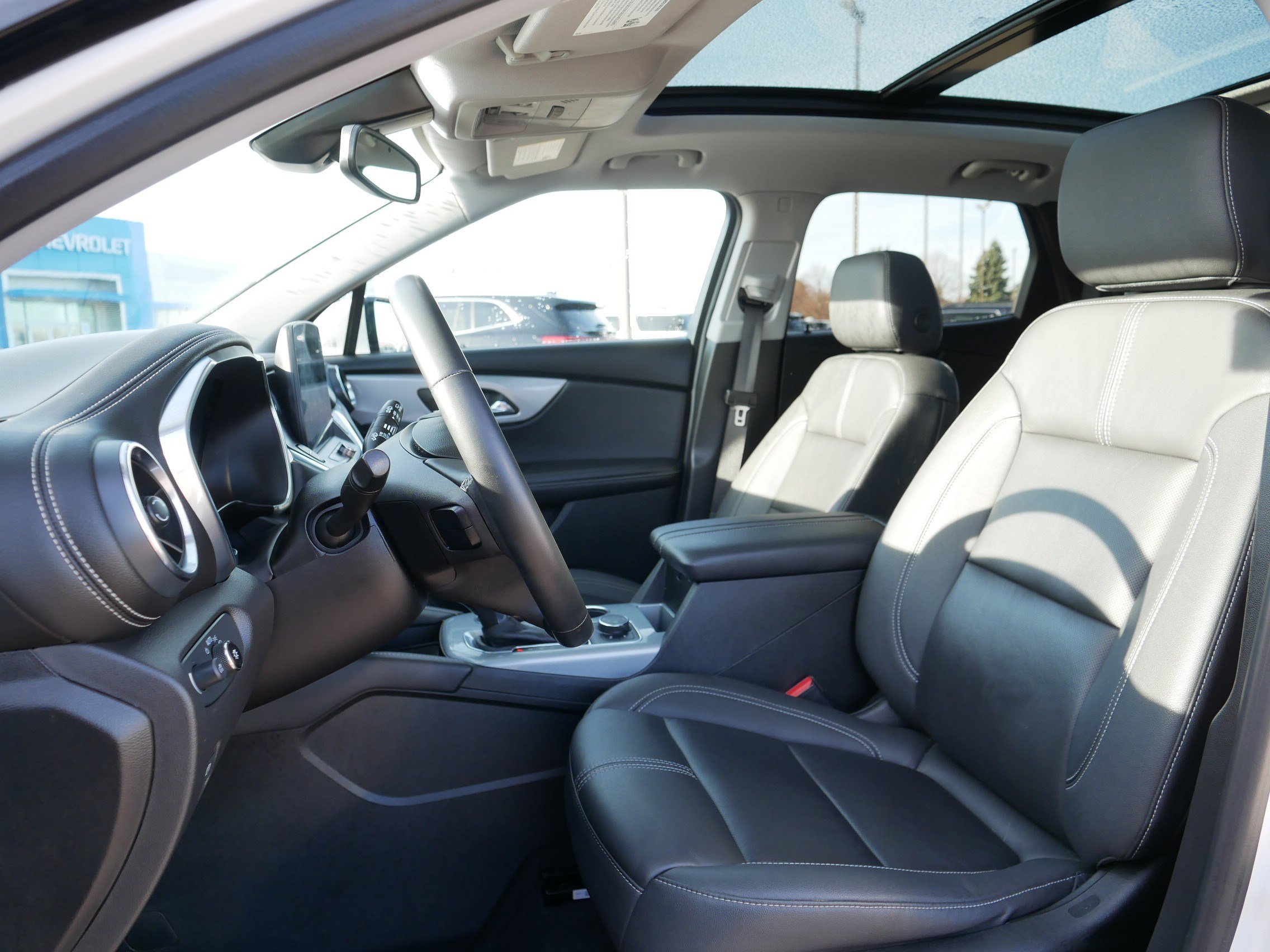 Used 2023 Chevrolet Blazer LT image 34