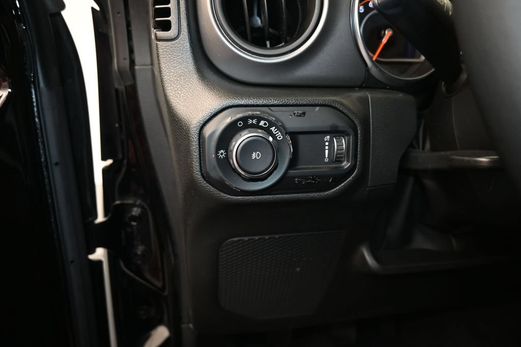 Used 2023 Jeep Wrangler Sport AWD/4WD image 12