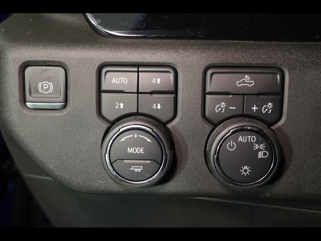 Used 2024 Chevrolet Silverado 1500 LT w/ Z71 Off-Road Package image 18