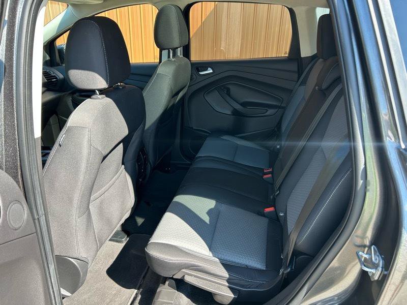 Used 2017 Ford Escape SE w/ Equipment Group 201A FWD image 13