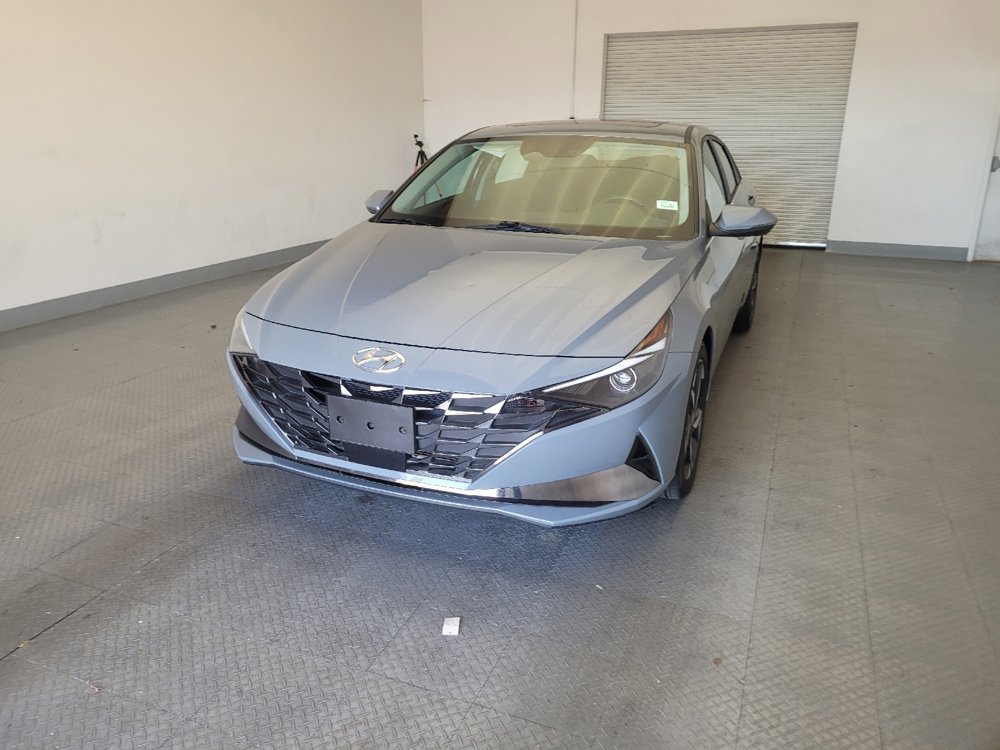 Used 2022 Hyundai Elantra SEL w/ Convenience + Premium Package FWD image 15