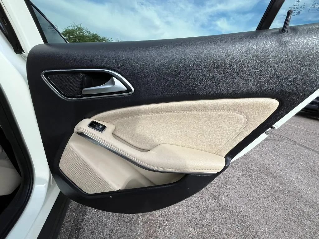 Used 2015 Mercedes-Benz GLA 250 image 16