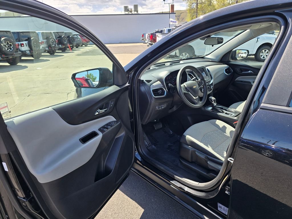 Used 2023 Chevrolet Equinox LS w/ LPO, Cargo Package FWD image 19