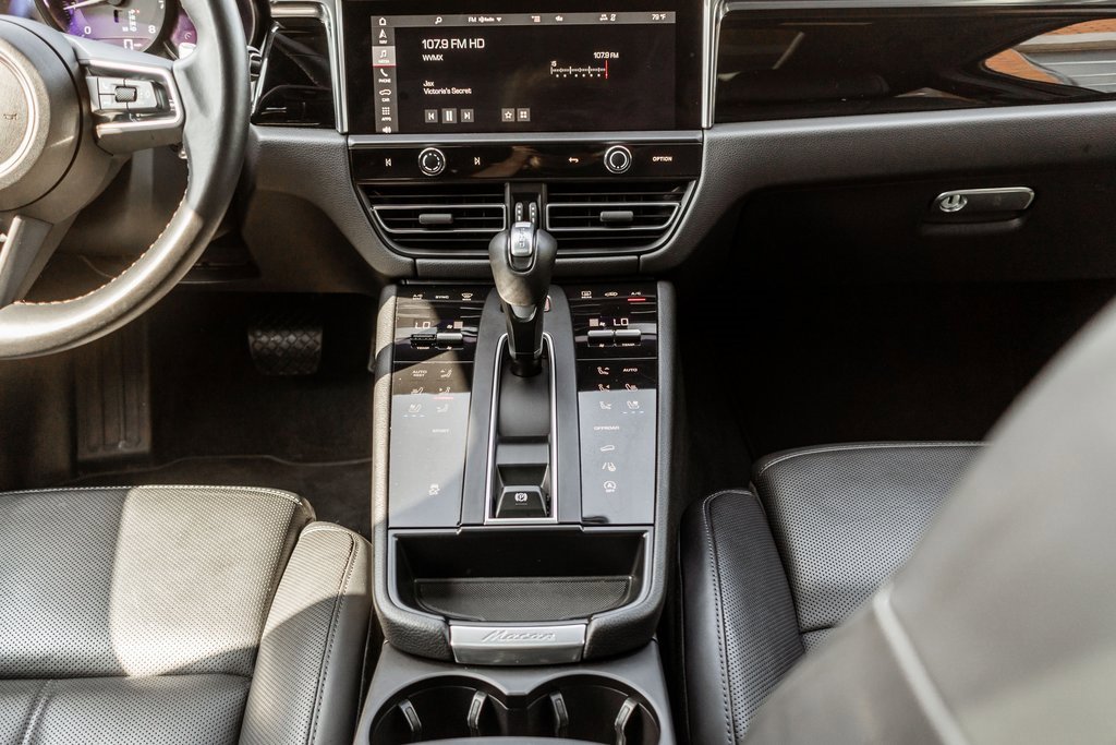 Used 2023 Porsche Macan image 12