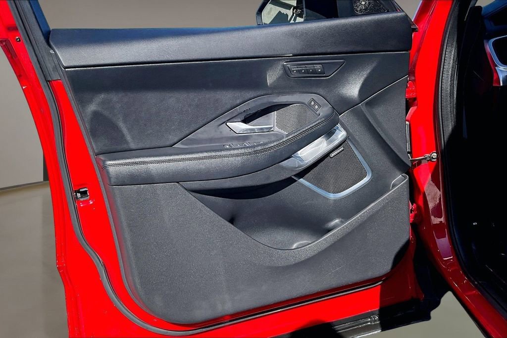 Used 2021 Jaguar E-PACE SE image 18