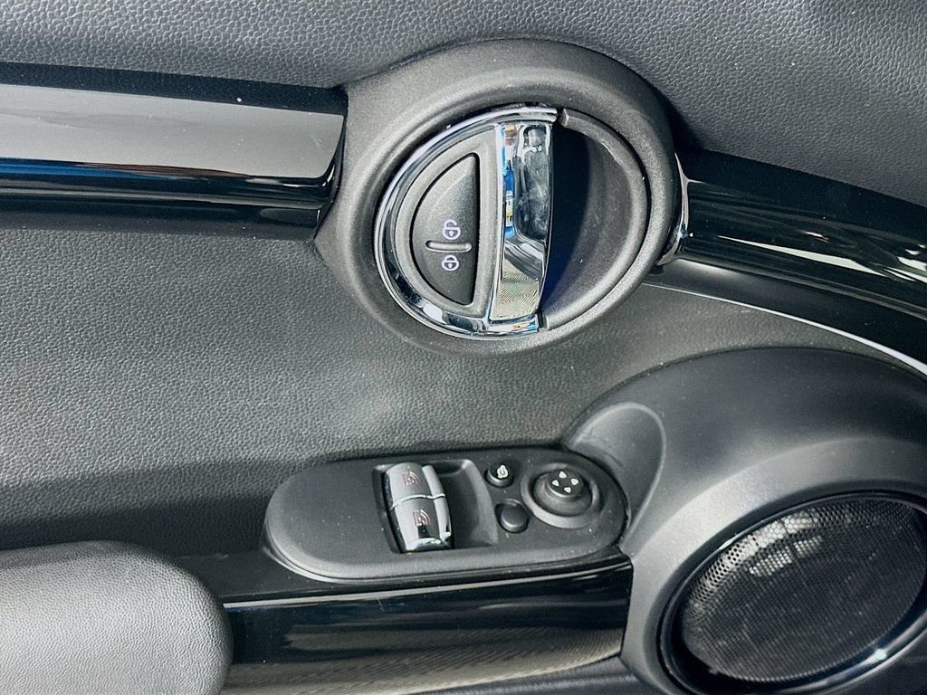 Used 2022 MINI Cooper S FWD image 18