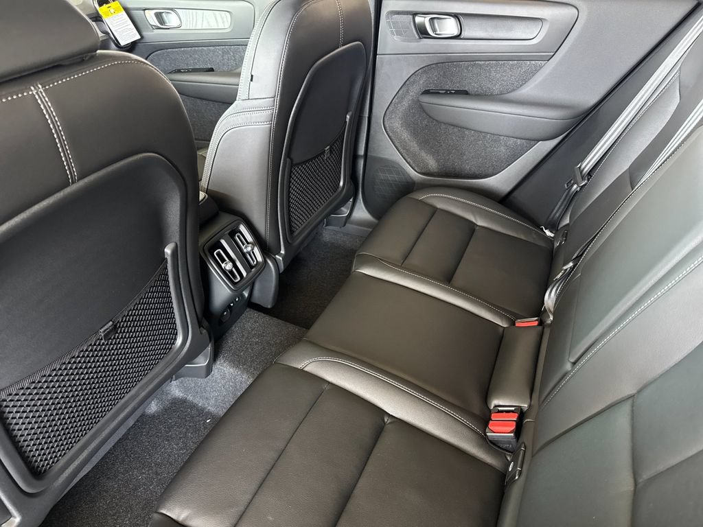 New 2026 Volvo XC40 B5 Core w/ Climate Package AWD/4WD image 11