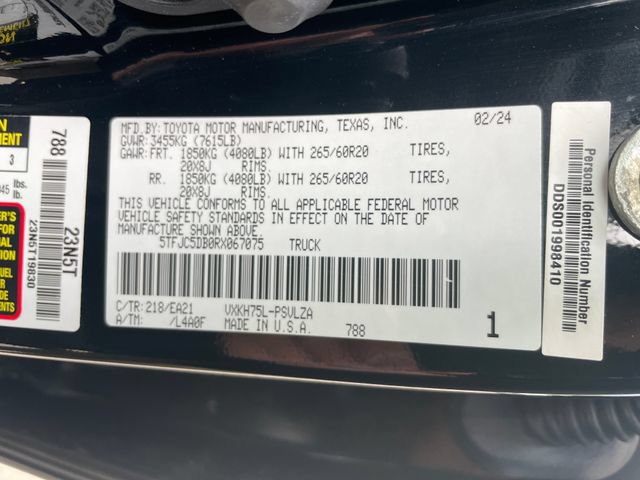 Used 2024 Toyota Tundra Limited AWD/4WD image 32