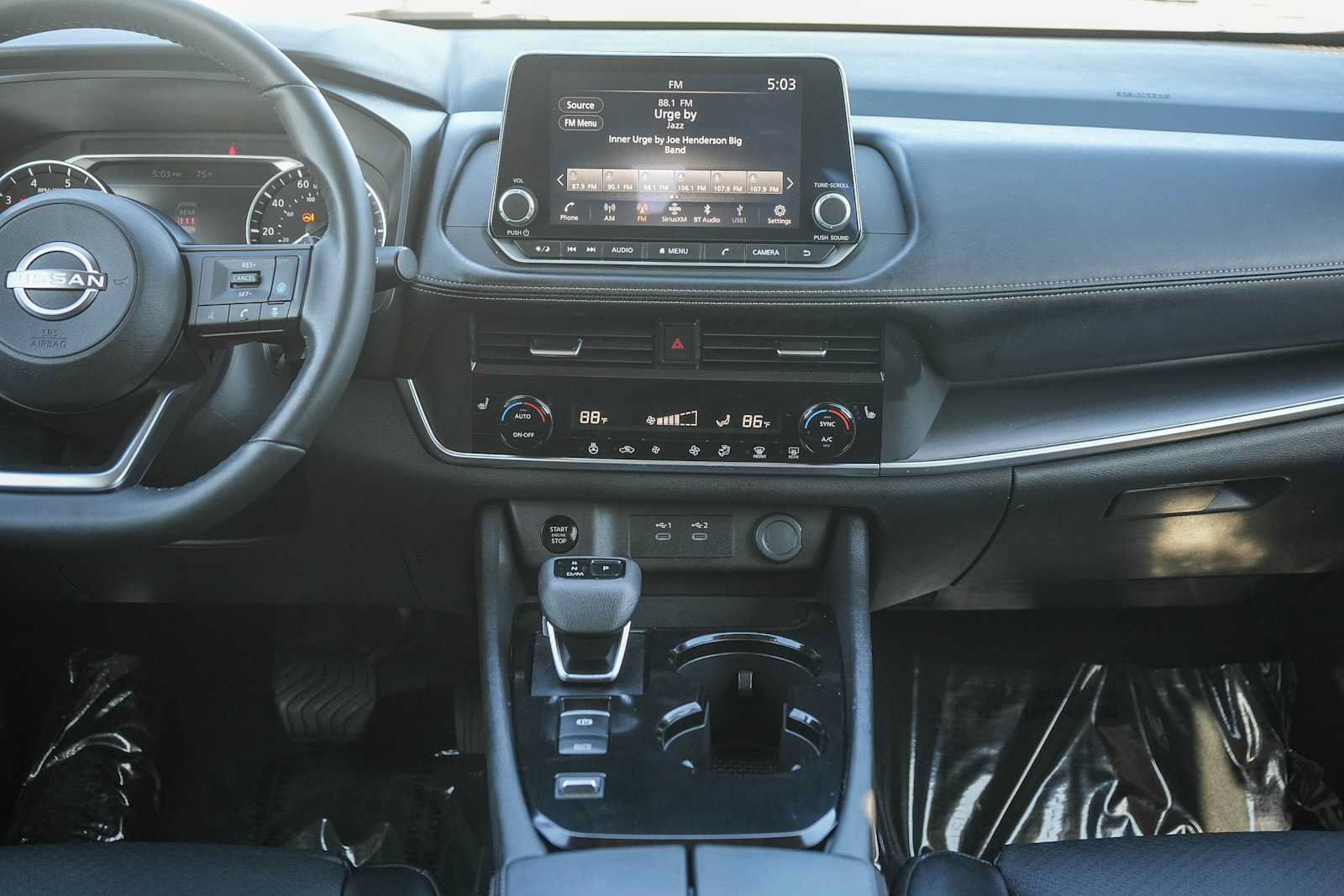 Used 2024 Nissan Rogue SV w/ SV Premium Package FWD image 13