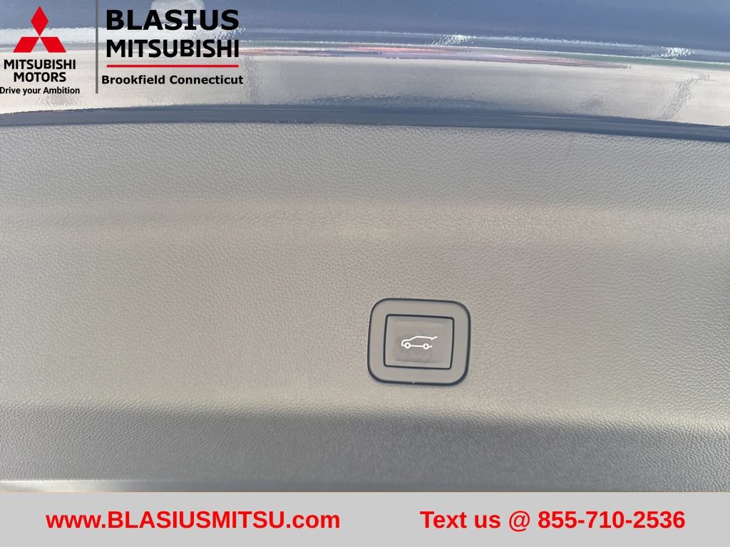 Used 2026 GMC Yukon Denali w/ Sun & Power Step Package AWD/4WD image 8