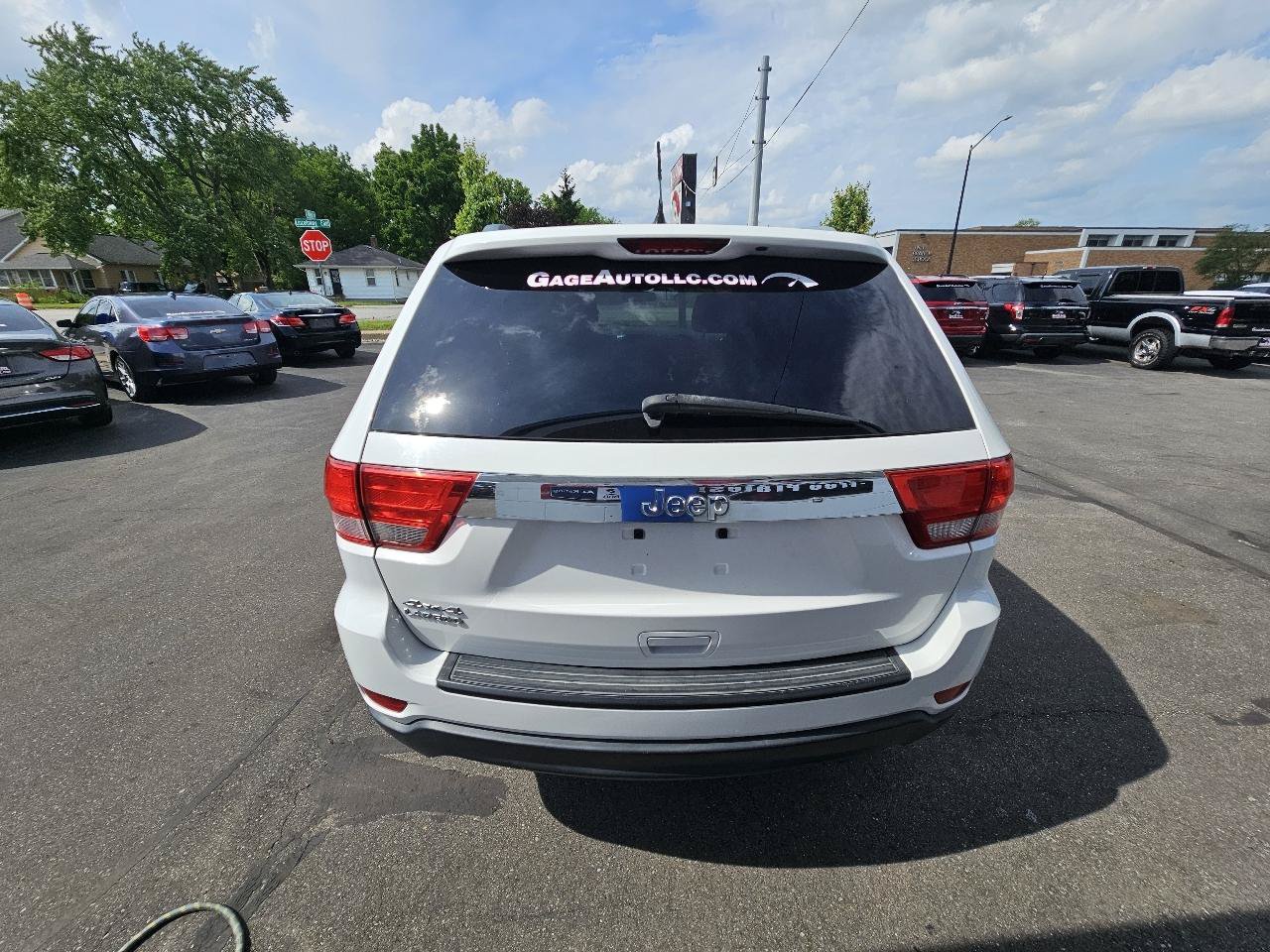 Used 2013 Jeep Grand Cherokee Laredo w/ Laredo E Group AWD/4WD image 9