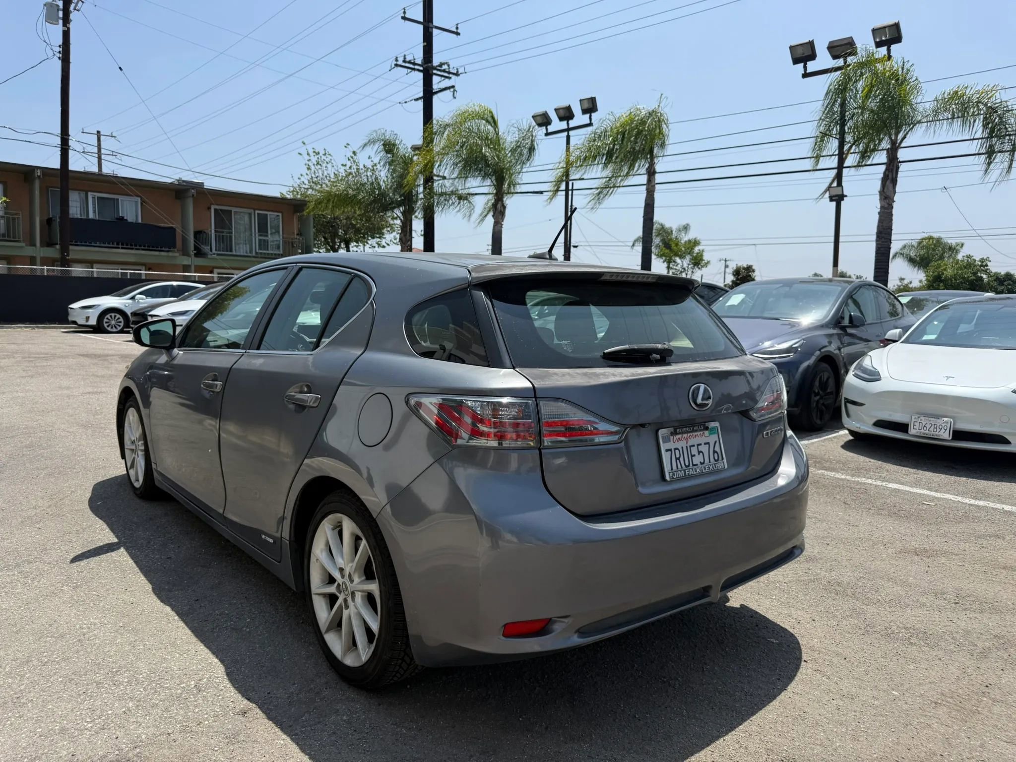 Used 2013 Lexus CT 200h w/ Premium Pkg w/Navigation FWD image 4