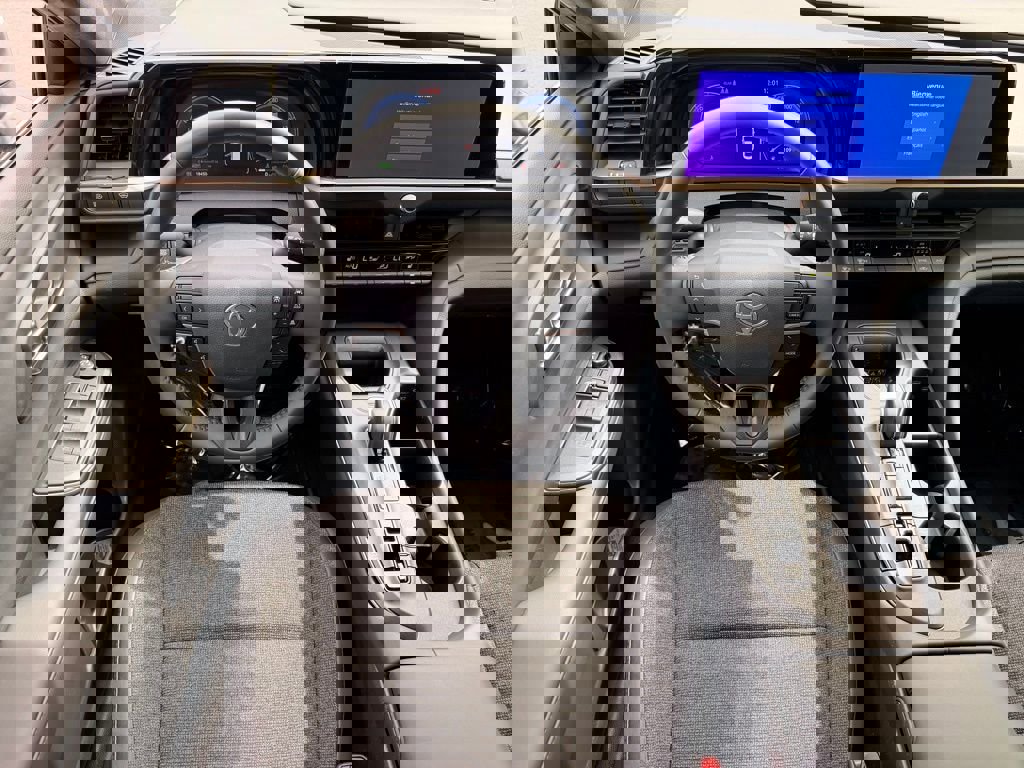 Certified 2023 Toyota Crown XLE image 13