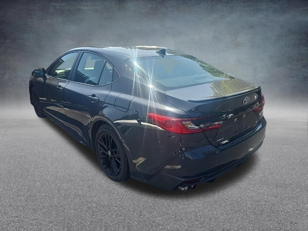 Used 2025 Toyota Camry SE FWD image 5