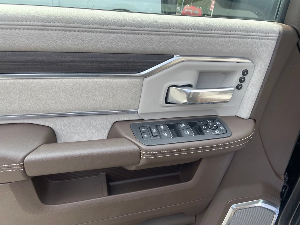 New 2026 RAM 3500 Laramie AWD/4WD image 9