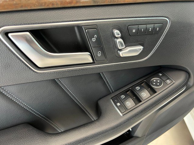 Used 2014 Mercedes-Benz E 350 4MATIC Sedan image 27