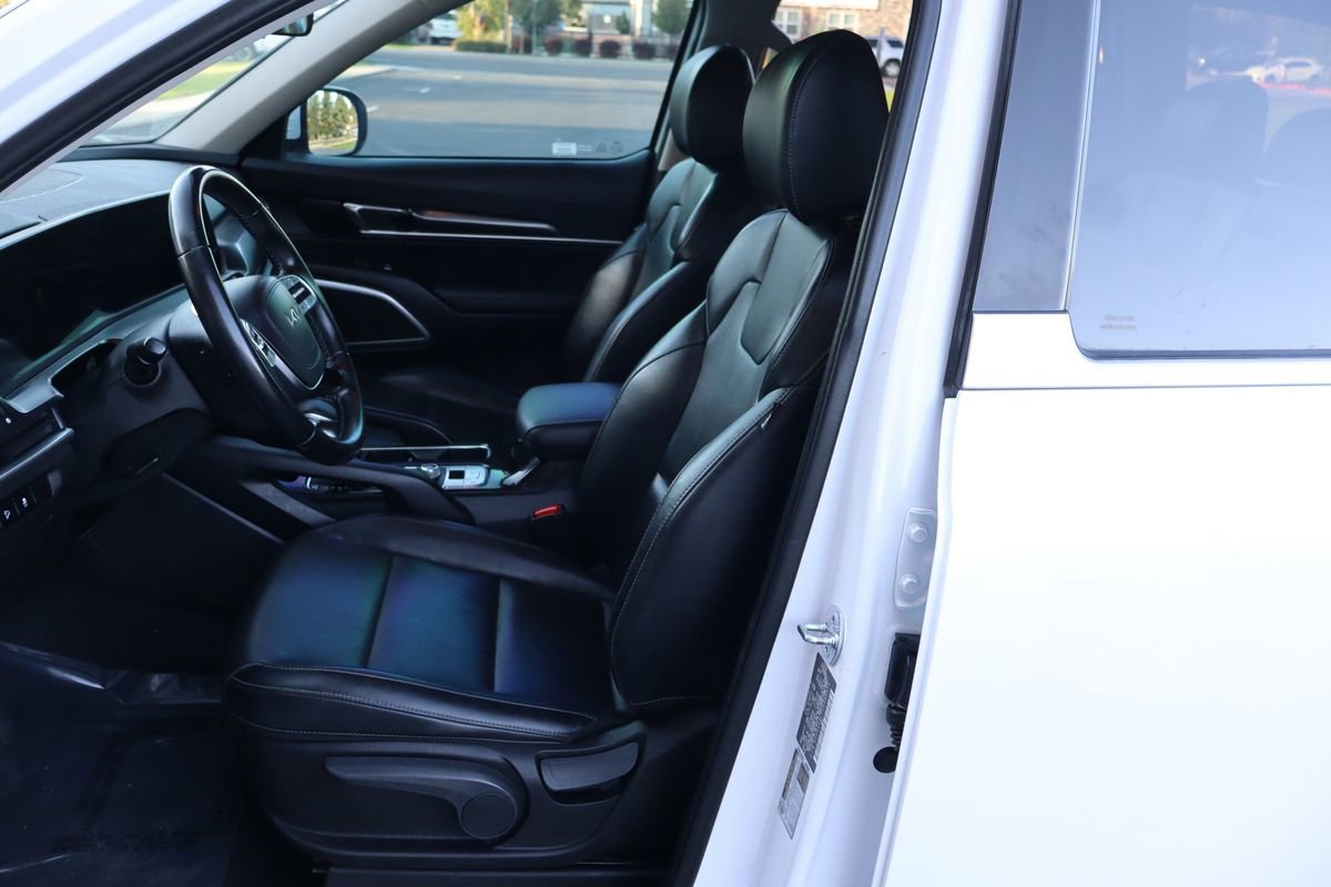 Used 2023 Kia Telluride LX image 19