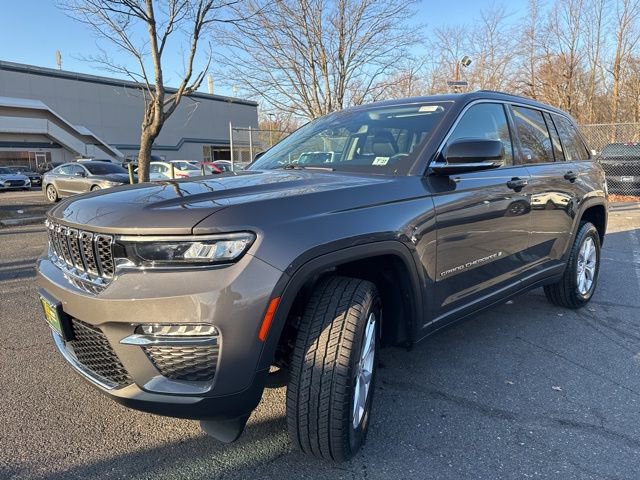 Certified 2022 Jeep Grand Cherokee Limited image 3