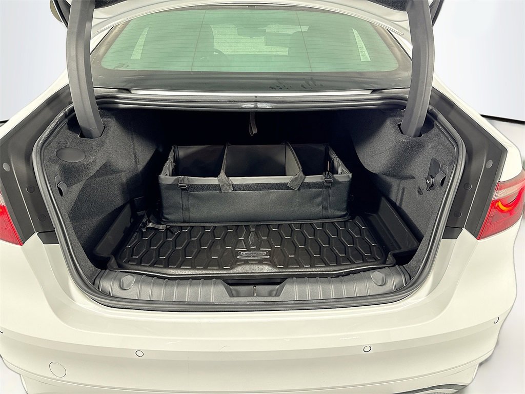 New 2024 Jaguar XF R-Dynamic SE image 28