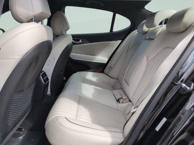 Certified 2025 Genesis G70 2.5T w/ Sport Prestige Package RWD image 15