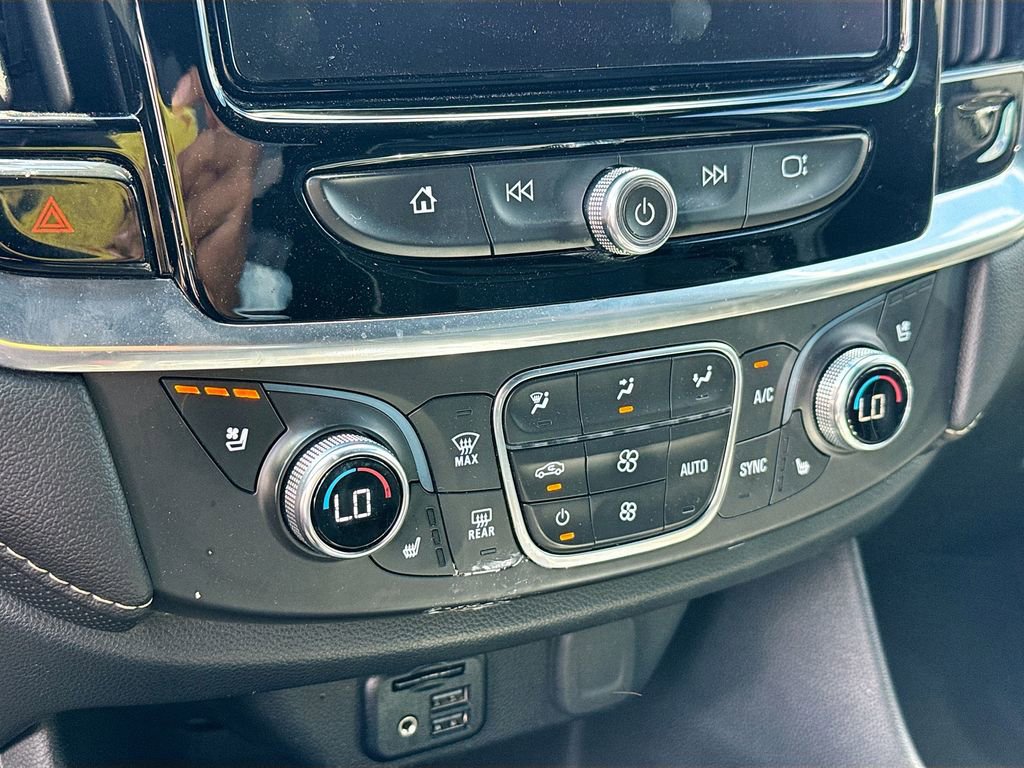 Used 2022 Chevrolet Traverse Premier w/ Redline Edition image 18