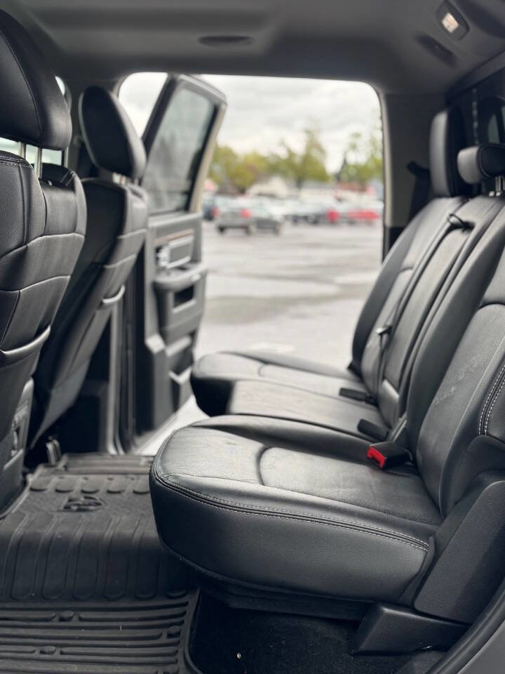 Used 2016 RAM 1500 Laramie w/ Convenience Group image 8