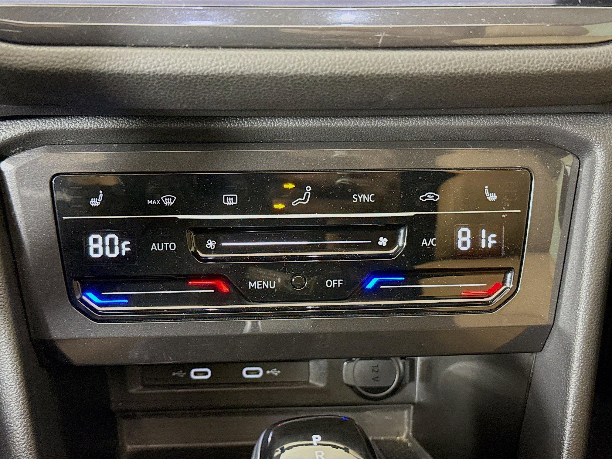 Used 2024 Volkswagen Tiguan SE image 16