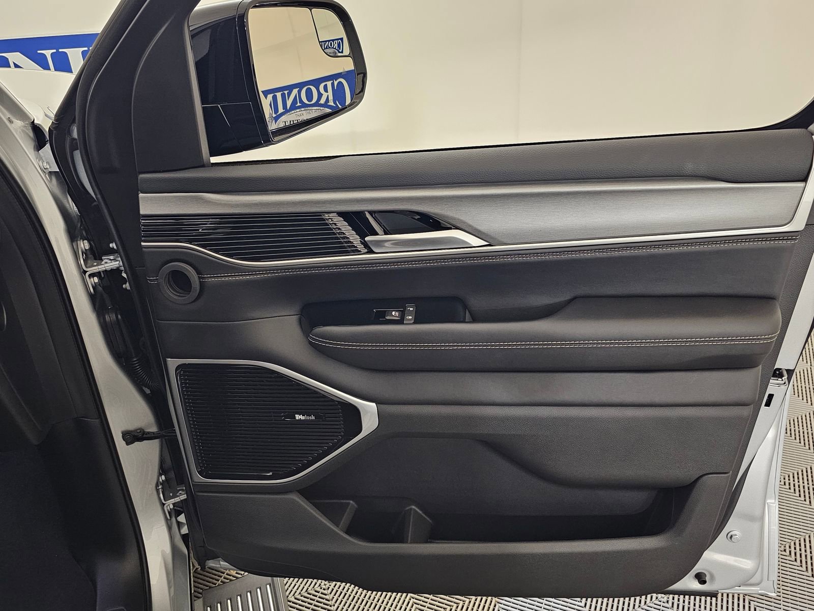 New 2026 Jeep Grand Wagoneer L Limited image 38