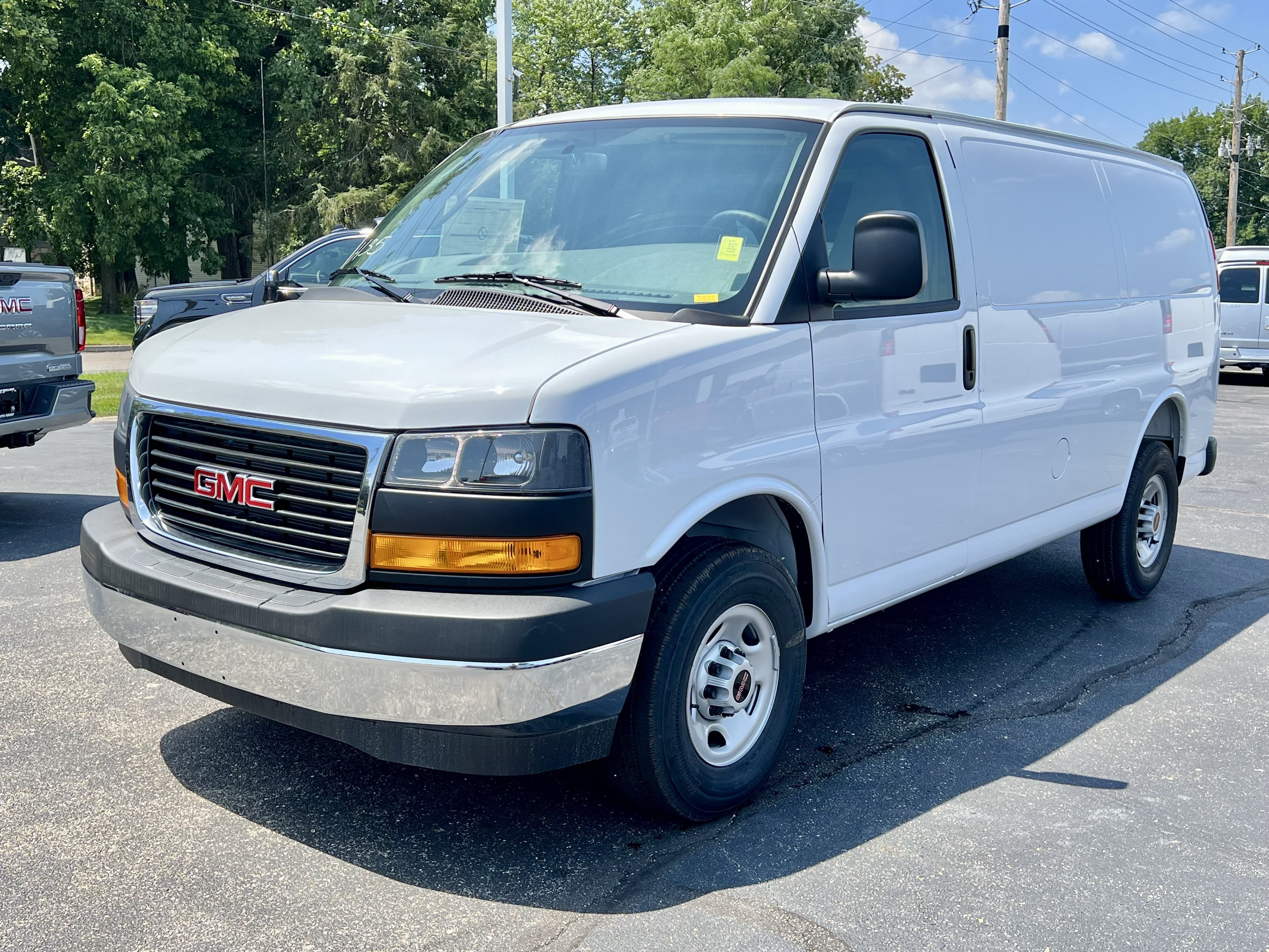New 2026 GMC Savana 2500 w/ Driver Convenience Package RWD image 3
