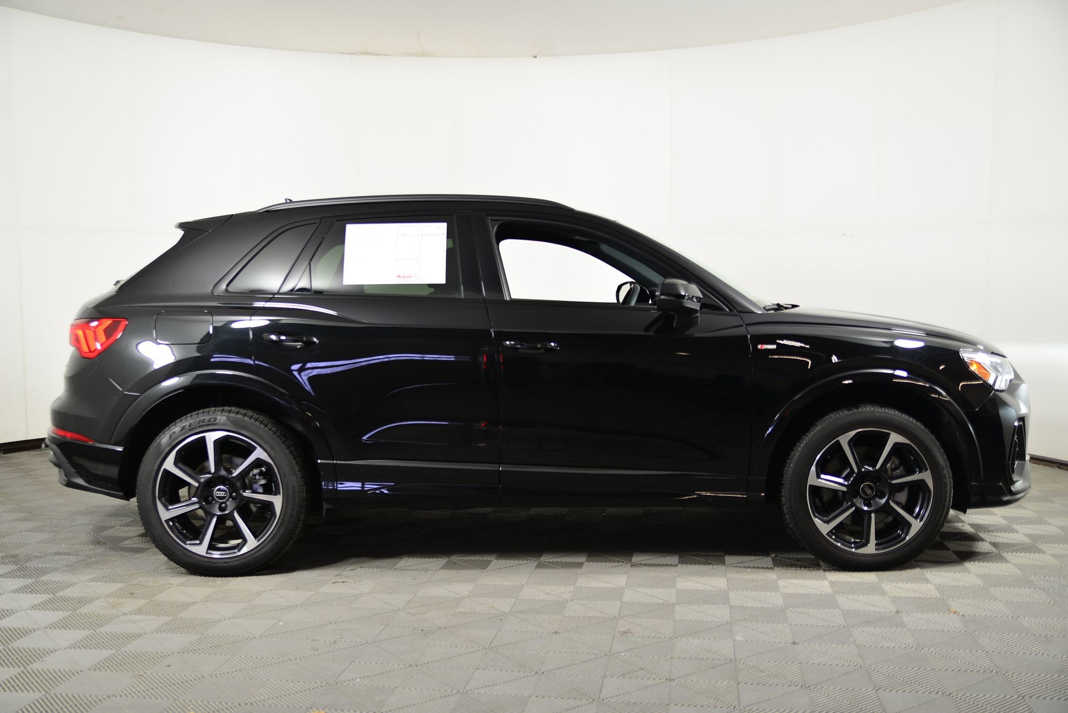 Certified 2025 Audi Q3 2.0T Premium Plus w/ Premium Plus Package image 7