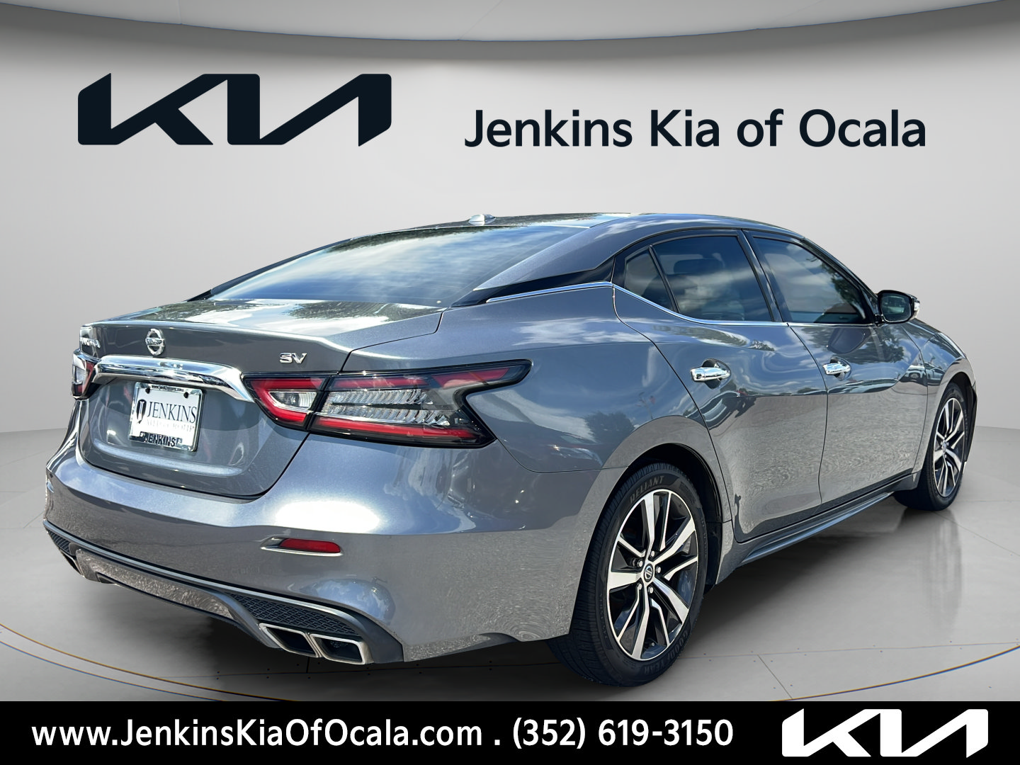 Used 2019 Nissan Maxima 3.5 SV w/ Floor Mat Group FWD image 3