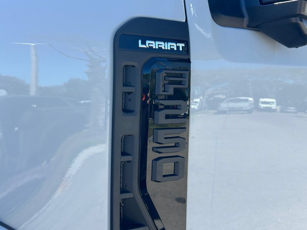 New 2026 Ford F250 Lariat w/ Black Appearance Package AWD/4WD image 21