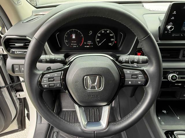 Used 2024 Honda Pilot Touring image 13