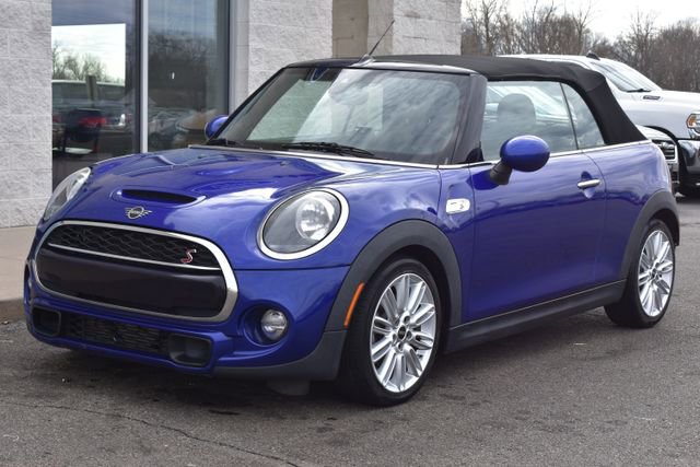 Used 2019 MINI Cooper S w/ Signature Upholstery Package image 14