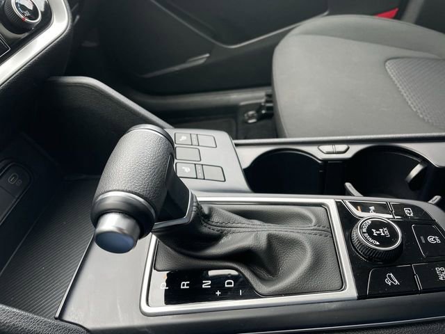 Used 2025 Kia Sportage LX image 19