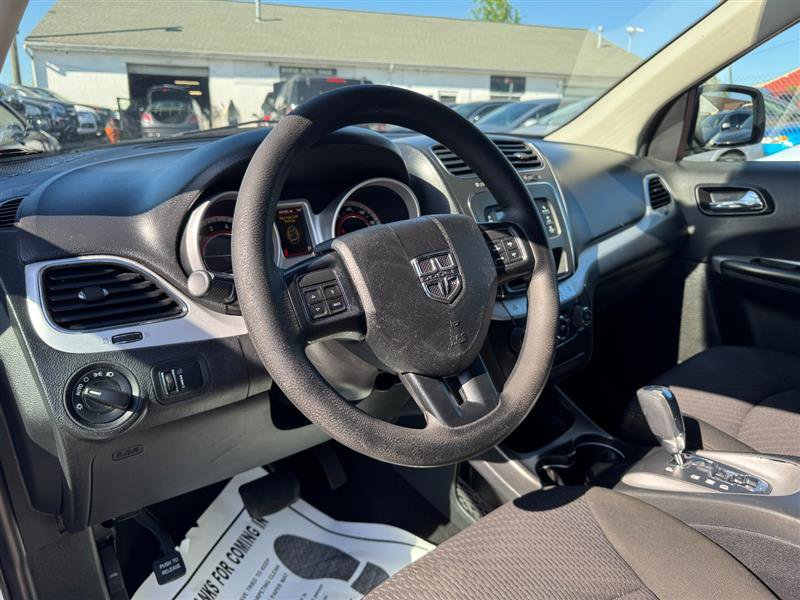 Used 2019 Dodge Journey SE image 29
