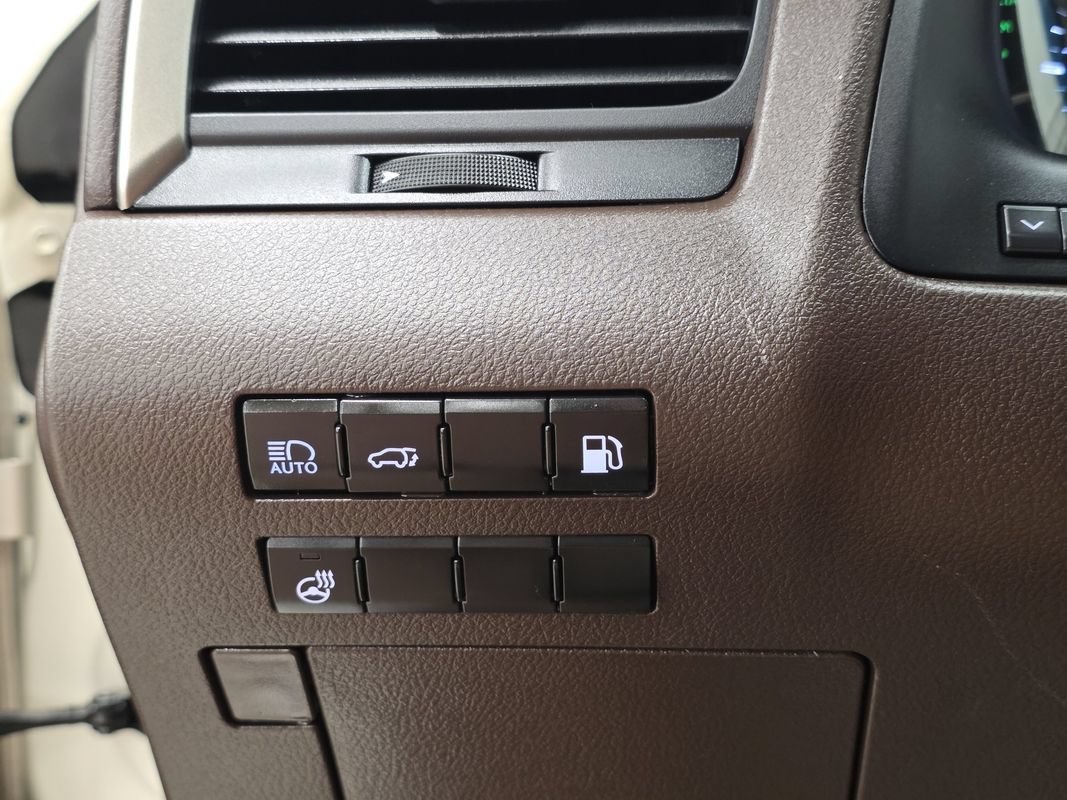 Used 2018 Lexus RX 450h AWD w/ Premium Package image 31