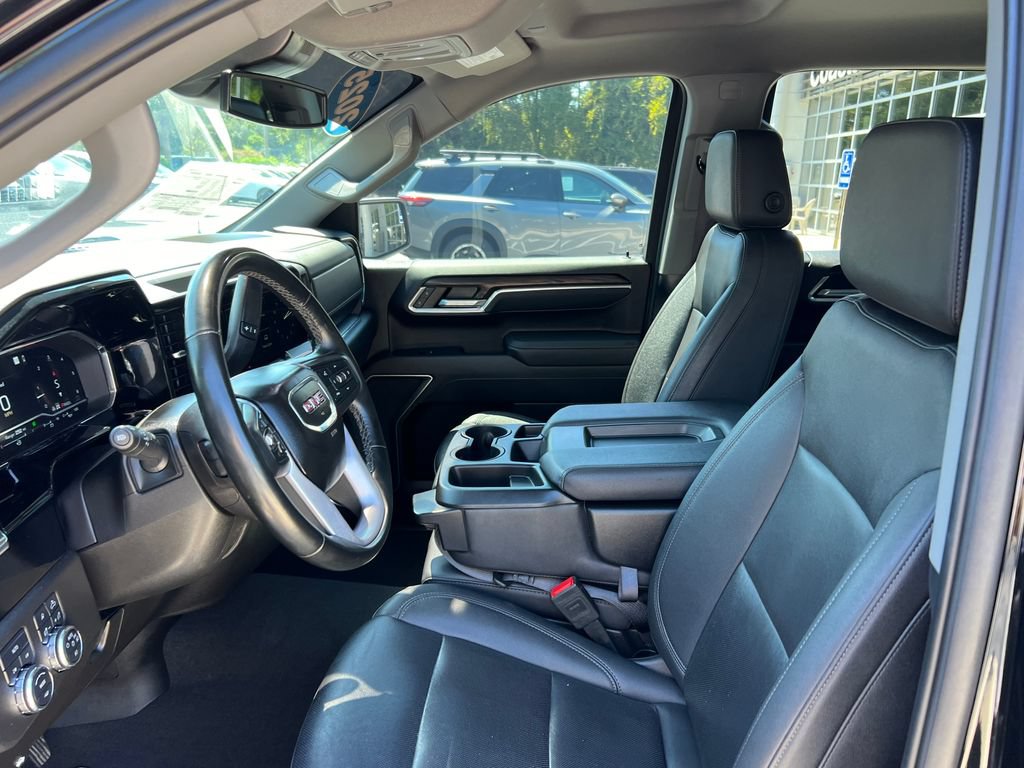 Used 2025 GMC Sierra 1500 SLT AWD/4WD image 9