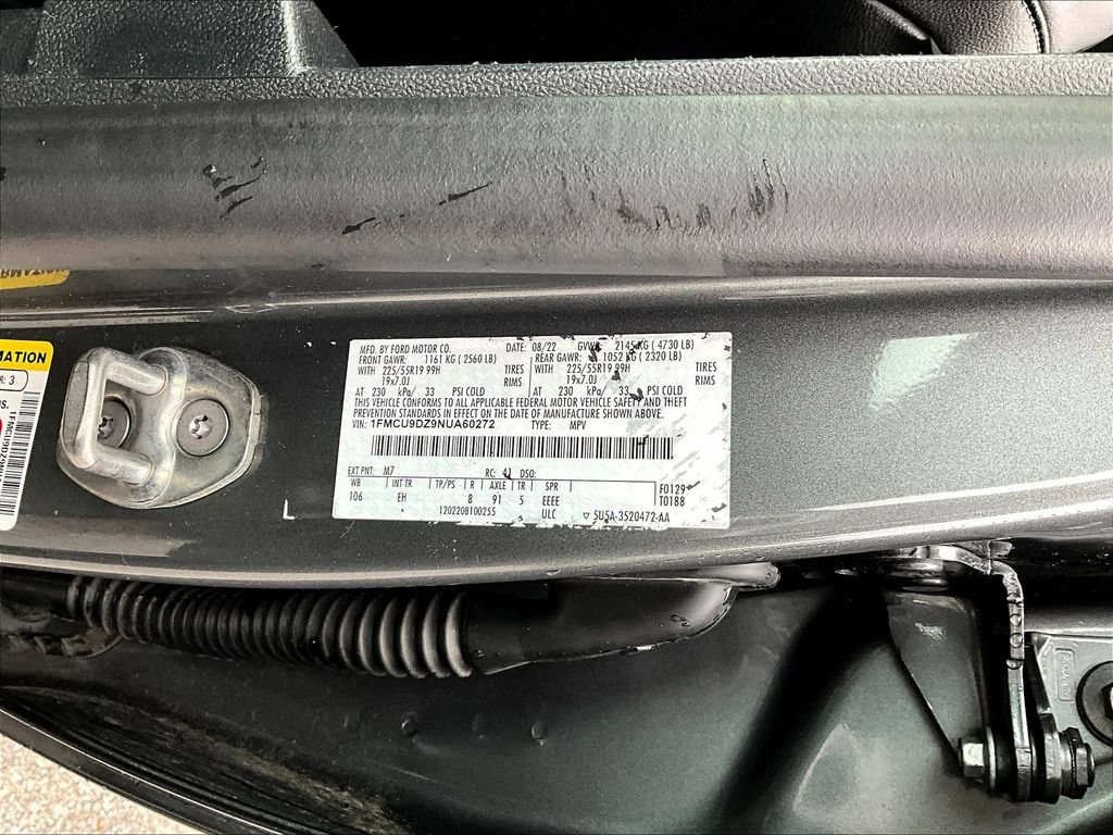Used 2022 Ford Escape Titanium AWD/4WD image 23