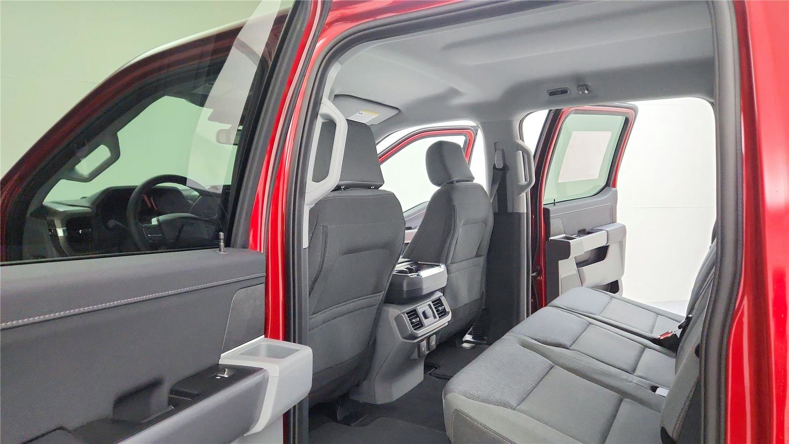 New 2025 Ford F150 XLT w/ Equipment Group 302A MID image 29